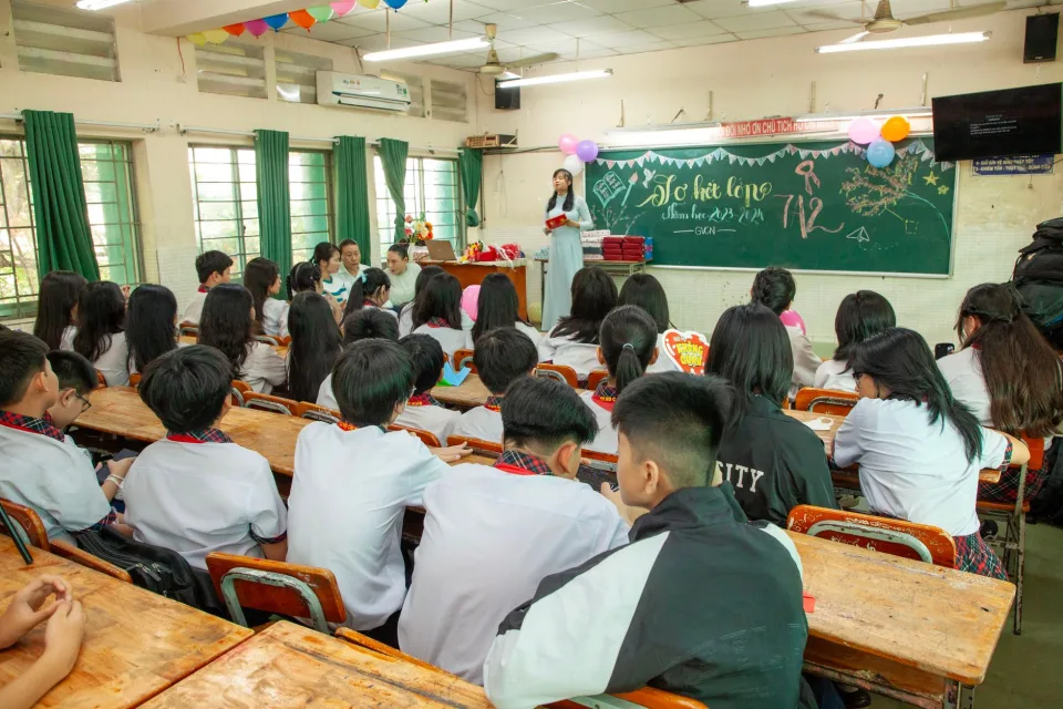 Bé viết chữ xấu, sai chính tả — luyện lại nét và quy tắc — trước